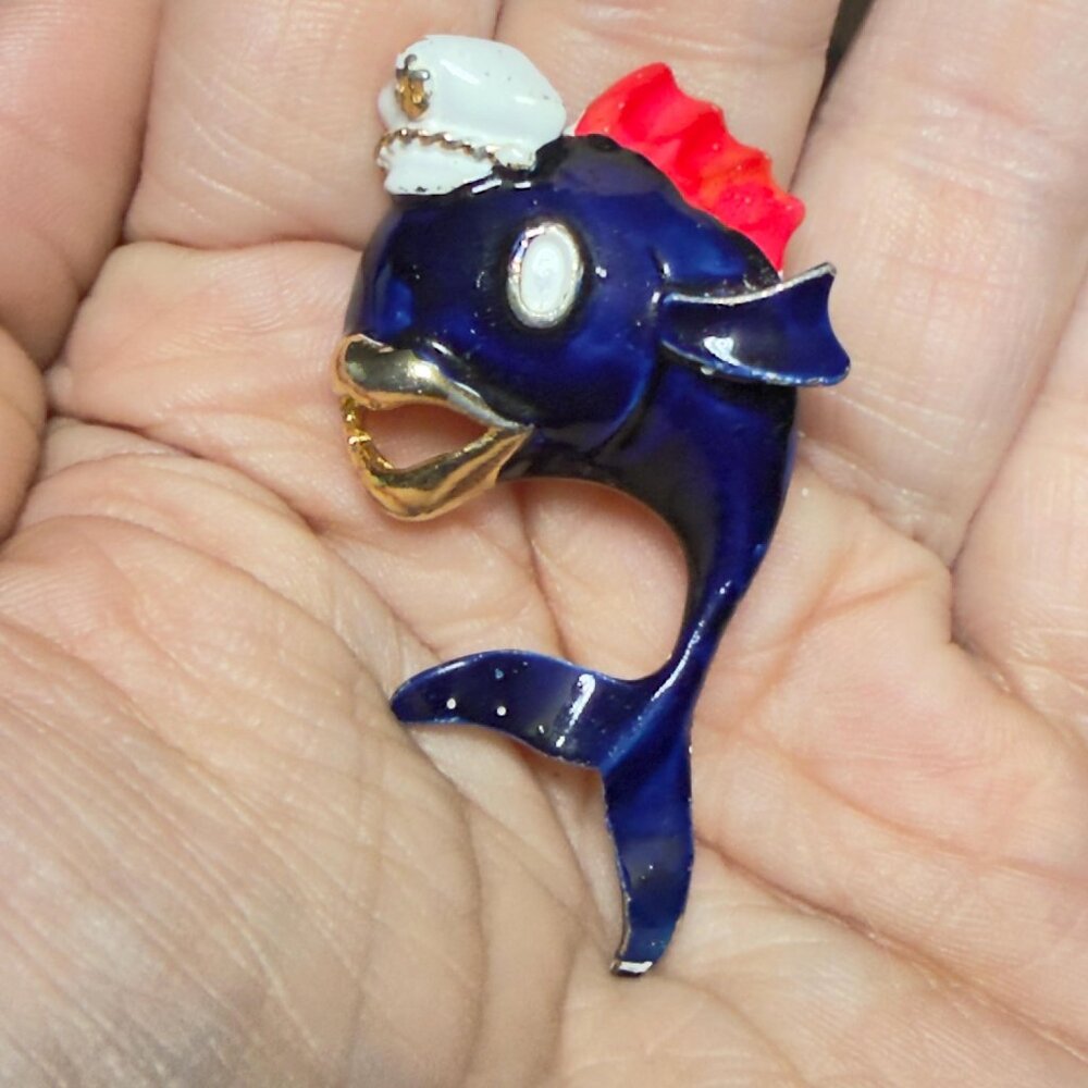 Lind Gal Captain Charlie Tuna Fish Brooch Enamel Nautical Pin 2” Vintage